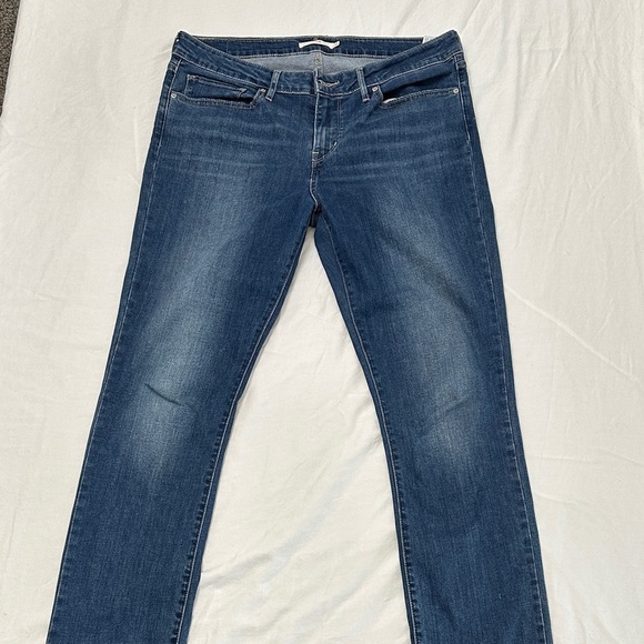 Levi's Classic Indigo Straight Leg Jeans - Picture 1 of 4